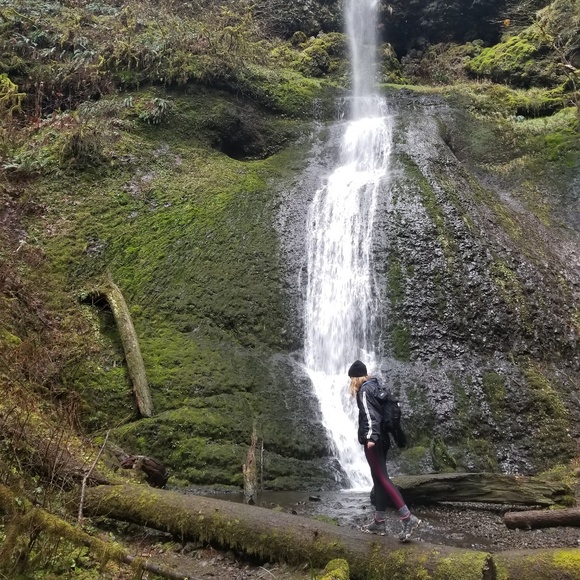 Meet your Posher, Angelika - Picture 2 of 2